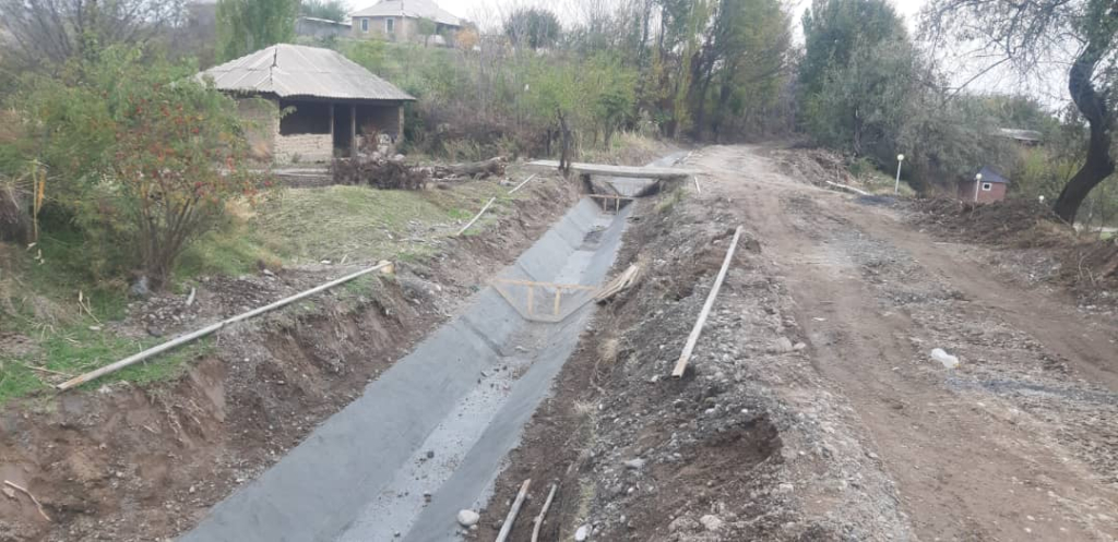 Арыктын курулуп жаткан учуру